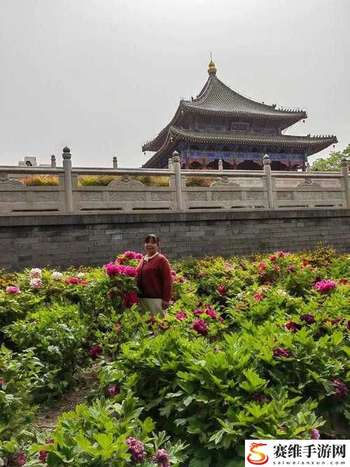 亭亭国色天香四月，网友评价：春意盎然，桃花醉人