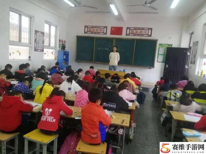  小学老师小扫货水多吗：揭秘教师职业与“扫货”之间的关系